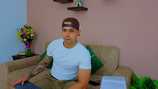 Snapshot of Bastiandelux chatting on 13, 4, 2026 Bastiandelux online show from 13, 4, 2026