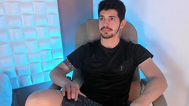 Snapshot of AlejandroStormm chatting on 23, 7, 2026 AlejandroStormm online show from 23, 7, 2026