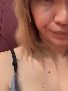 Snapshot of Ella_Pearlie chatting on 23, 2, 2025 Ella Pearlie online show from 23, 2, 2025