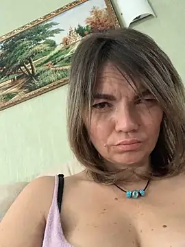 Snapshot of Ella_Pearlie chatting on 13, 10, 2025 Ella Pearlie online show from 13, 10, 2025