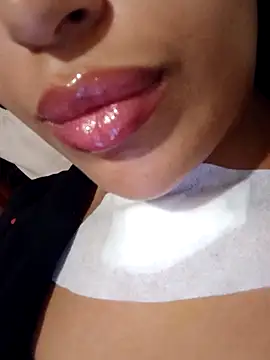 Snapshot of Sexlove1xo chatting on 25, 10, 2025 Sexlove1xo online show from 25, 10, 2025