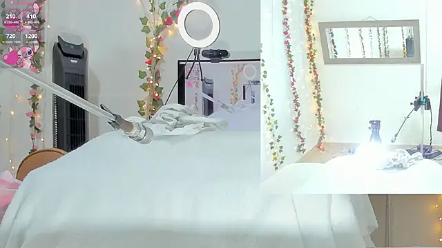 Genesis Love   online show from 2, 10, 2025