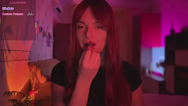 Snapshot of CherryRed_Girl chatting on 5, 5, 2026 CherryRed Girl online show from 5, 5, 2026