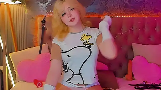 Snapshot of EmilyAngells chatting on 21, 4, 2026 EmilyAngells online show from 21, 4, 2026