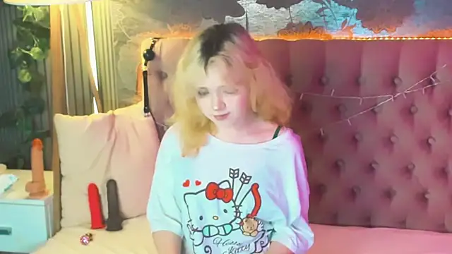Snapshot of EmilyAngells chatting on 28, 5, 2026 EmilyAngells online show from 28, 5, 2026