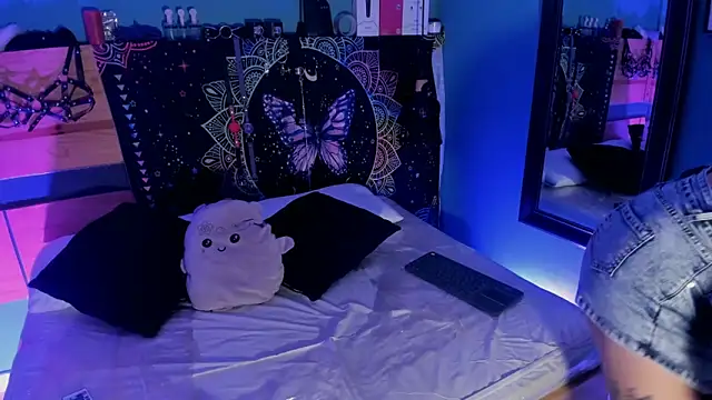 ChloeAllennn online show from 4, 6, 2026