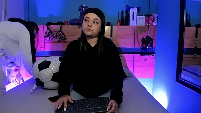 ChloeAllennn online show from 20, 7, 2026