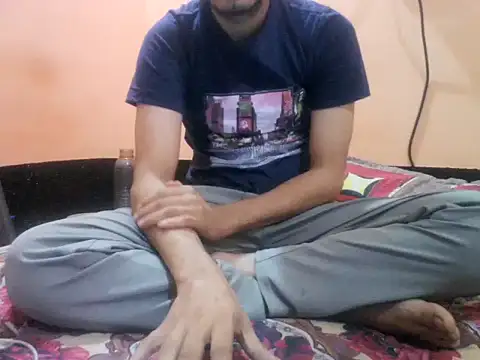 Snapshot of rahulkajuuu0909 chatting on 5, 11, 2025 rahulkajuuu0909 online show from 5, 11, 2025