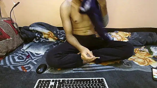 Snapshot of rahulkajuuu0909 chatting on 1, 12, 2025 rahulkajuuu0909 online show from 1, 12, 2025