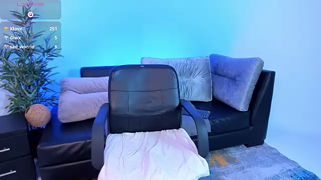 Ivaannaa  online show from 13, 3, 2025