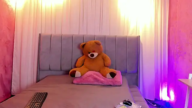 nanii velvett online show from 27, 2, 2025