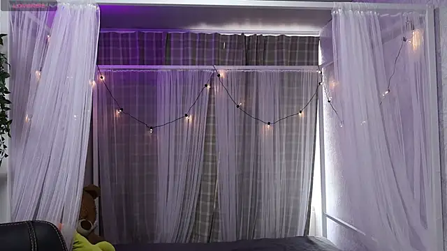 nanii velvett online show from 15, 10, 2025