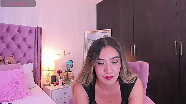 natashaleightt online show from 7, 3, 2025