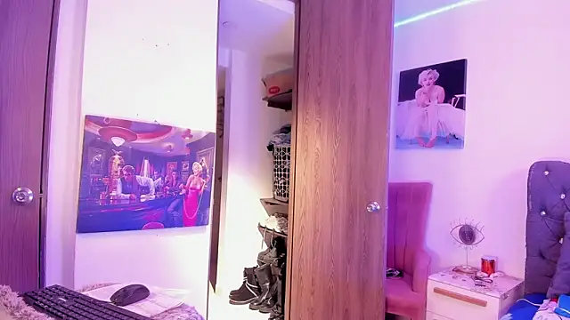 ScarletThompsonx online show from 20, 9, 2025