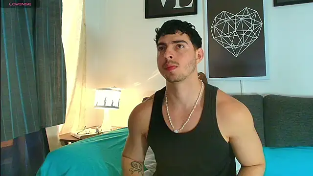 Snapshot of thomyafar chatting on 18, 11, 2025 thomyafar online show from 18, 11, 2025