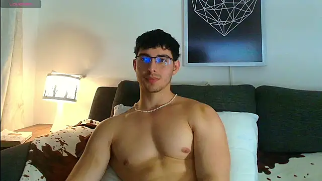 Snapshot of thomyafar chatting on 4, 12, 2025 thomyafar online show from 4, 12, 2025