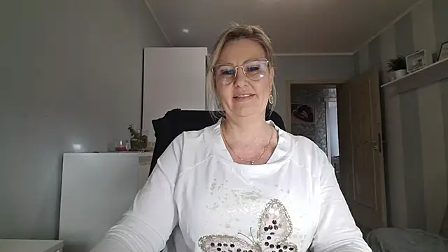 Snapshot of DianaLive chatting on 2, 3, 2026 DianaLive online show from 2, 3, 2026