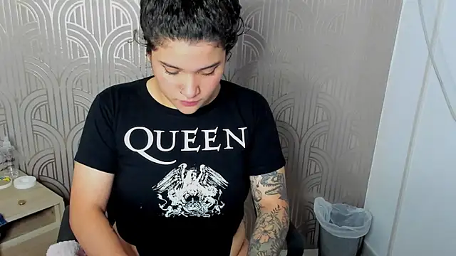 BloodyMaary  online show from 25, 2, 2025