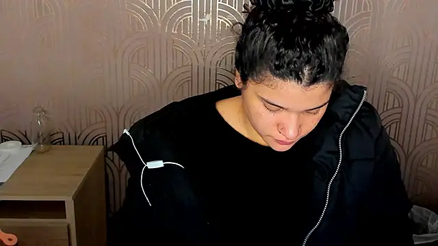 BloodyMaary  online show from 4, 3, 2025