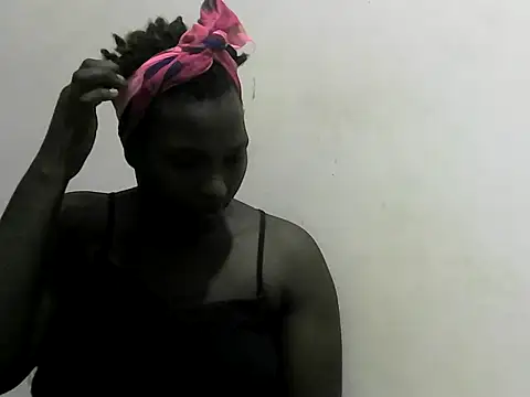 Snapshot of Sweet-Sins_ chatting on 22, 2, 2025 Sweet-Sins online show from 22, 2, 2025