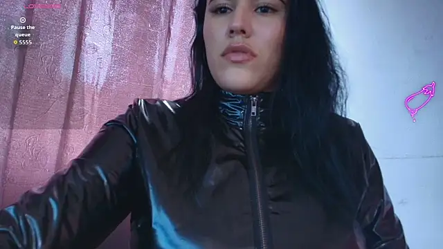 SophiTay online show from 10, 11, 2025