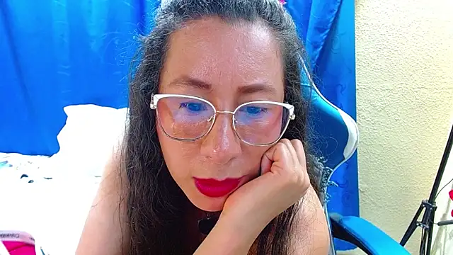 Snapshot of Gia_leinn chatting on 4, 6, 2026 Gia leinn online show from 4, 6, 2026
