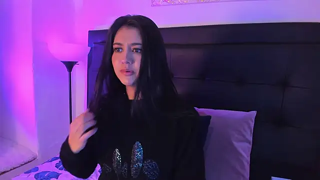 Snapshot of Madyson18 chatting on 20, 9, 2025 Madyson18 online show from 20, 9, 2025