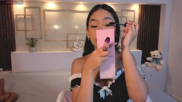 Snapshot of ChloeMoon9 chatting on 28, 10, 2025 ChloeMoon9 online show from 28, 10, 2025