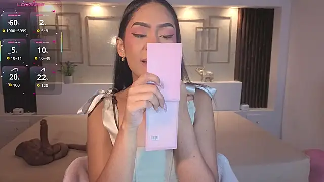 Snapshot of ChloeMoon9 chatting on 6, 11, 2025 ChloeMoon9 online show from 6, 11, 2025