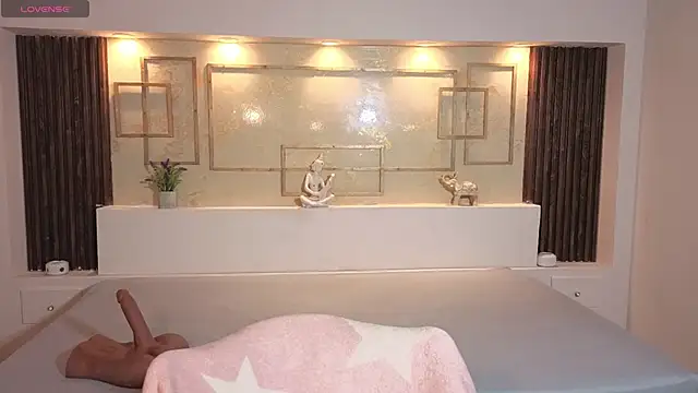 Snapshot of ChloeMoon9 chatting on 11, 11, 2025 ChloeMoon9 online show from 11, 11, 2025