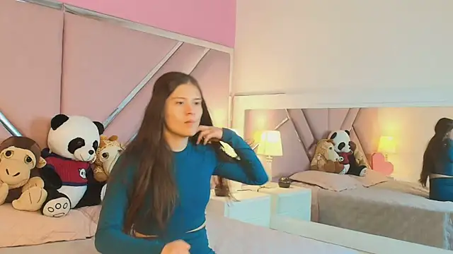 Emilybennett  online show from 13, 3, 2025