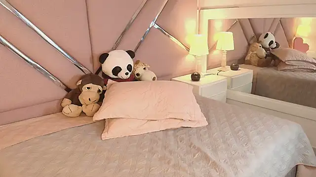 Emilybennett  online show from 15, 3, 2025