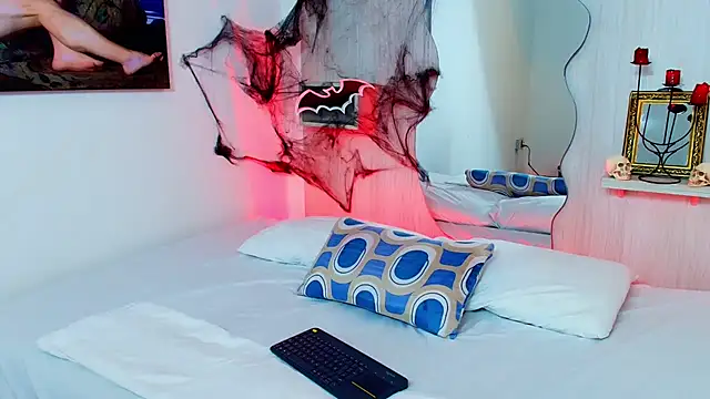 Snapshot of ZaraRousse chatting on 19, 10, 2025 ZaraRousse online show from 19, 10, 2025