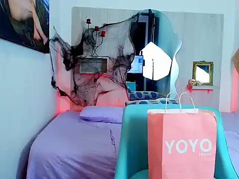 Snapshot of ZaraRousse chatting on 26, 10, 2025 ZaraRousse online show from 26, 10, 2025