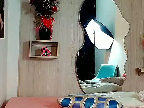 Snapshot of ZaraRousse chatting on 29, 11, 2025 ZaraRousse online show from 29, 11, 2025