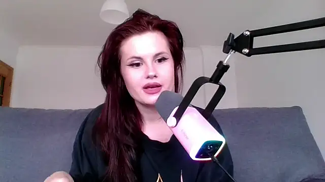 Della Ideal online show from 5, 3, 2025