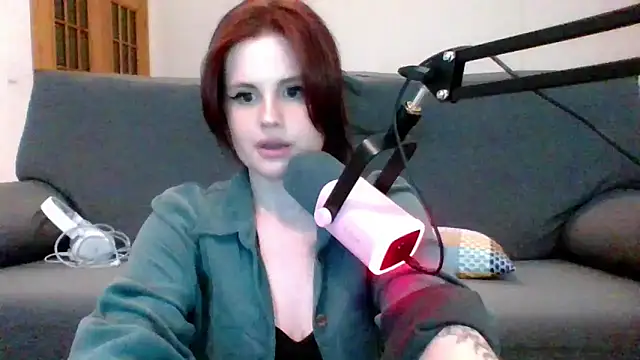 Della Ideal online show from 9, 3, 2025