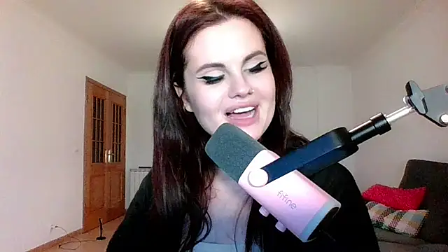 Della Ideal online show from 20, 3, 2025