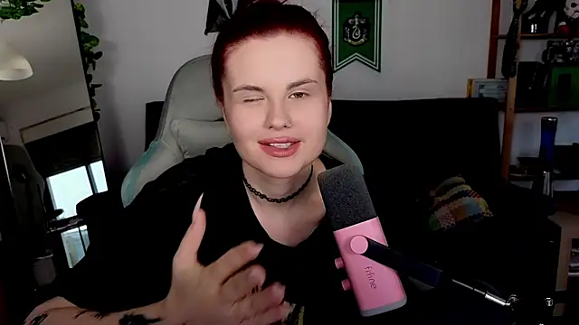 Della Ideal online show from 14, 11, 2025