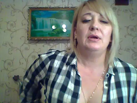 ArielXLoveresss online show from 10, 3, 2025