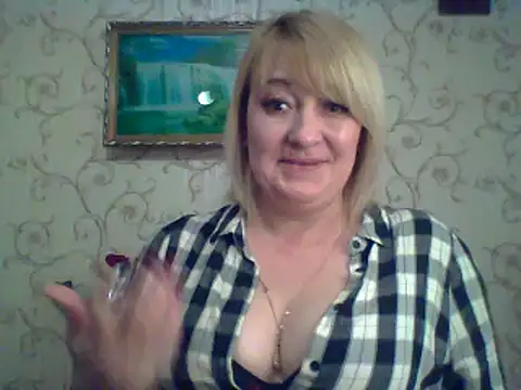 ArielXLoveresss online show from 10, 3, 2025