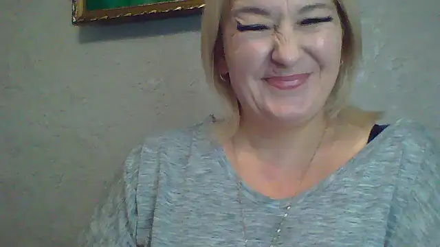 ArielXLoveresss online show from 16, 10, 2025