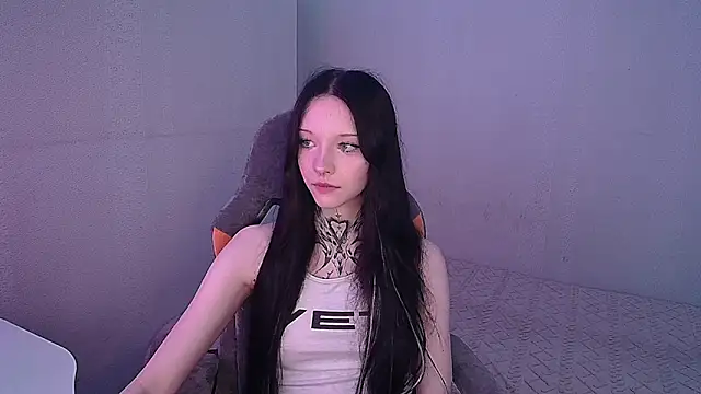 Snapshot of mefwhore chatting on 13, 10, 2025 mefwhore online show from 13, 10, 2025