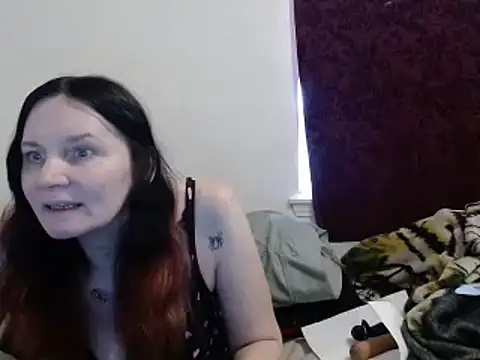 Hotmodel1984 online show from 17, 12, 2024