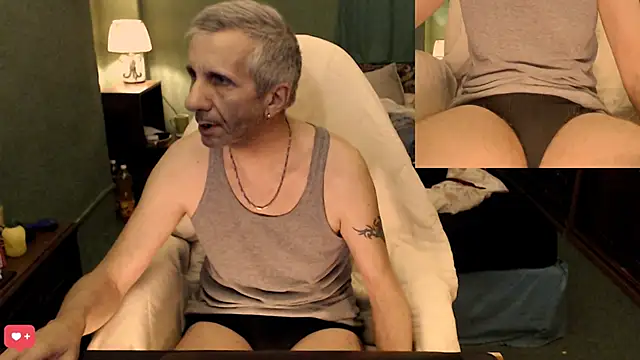 Snapshot of maxdaddy690 chatting on 13, 12, 2024 maxdaddy690 online show from 13, 12, 2024