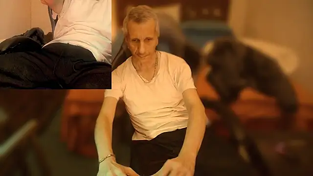 Snapshot of maxdaddy690 chatting on 2, 1, 2025 maxdaddy690 online show from 2, 1, 2025