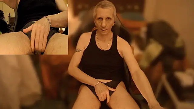 Snapshot of maxdaddy690 chatting on 18, 1, 2025 maxdaddy690 online show from 18, 1, 2025