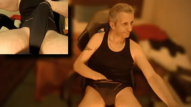 Snapshot of maxdaddy690 chatting on 25, 2, 2025 maxdaddy690 online show from 25, 2, 2025