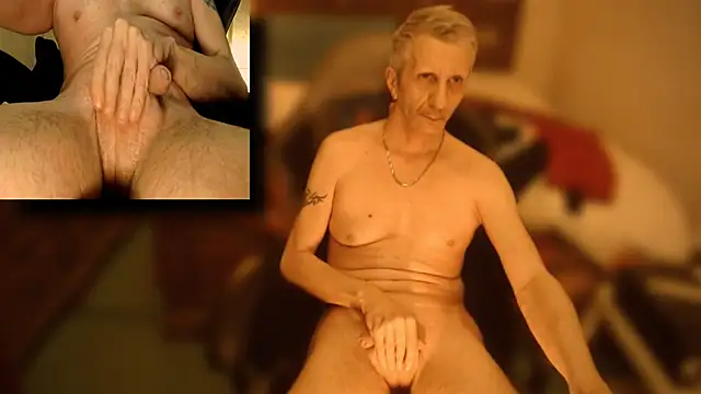 Snapshot of maxdaddy690 chatting on 28, 2, 2025 maxdaddy690 online show from 28, 2, 2025