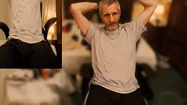 Snapshot of maxdaddy690 chatting on 8, 9, 2025 maxdaddy690 online show from 8, 9, 2025